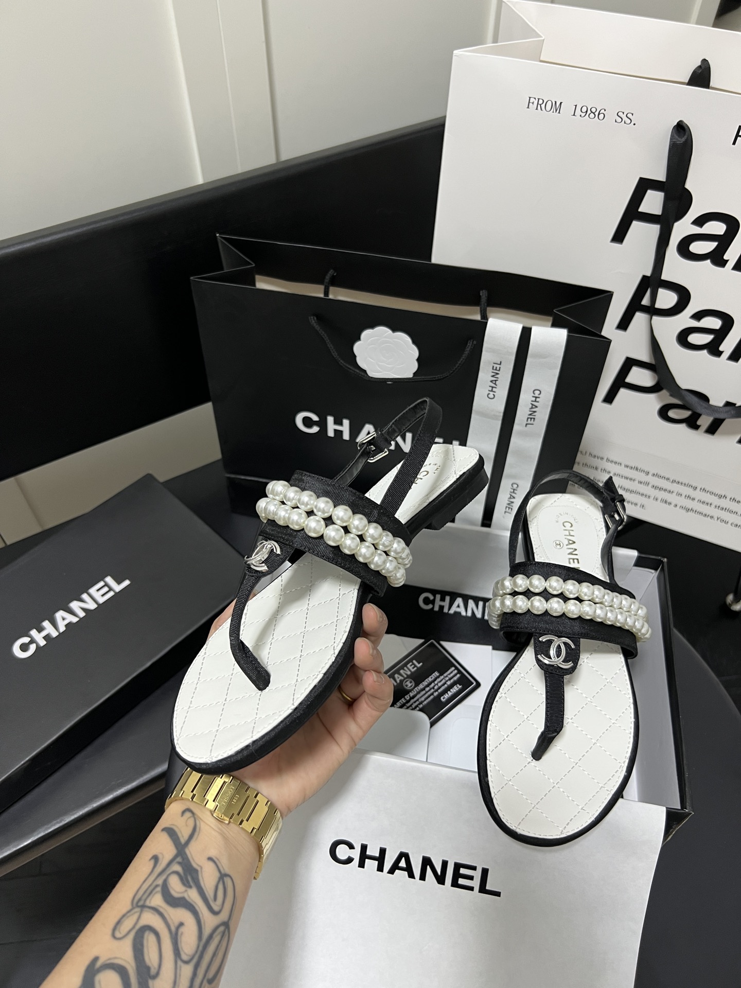 C style Pearl Sandal Collection-Luxeon