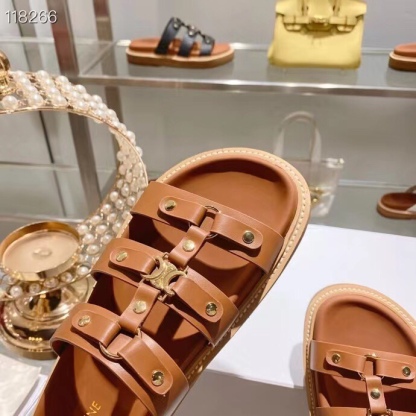 C Style Retro Arc de Triomphe Retro Slippers