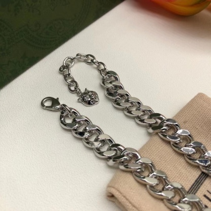 G style trendy necklace-Luxeon