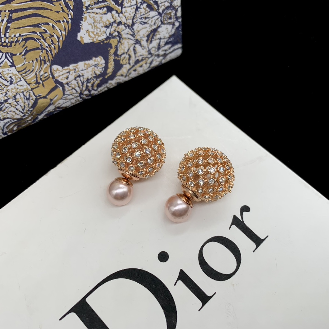 D style elegant earrings-Luxeon
