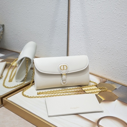 New D style BobbyEast-West Chain Handbag-Luxeon