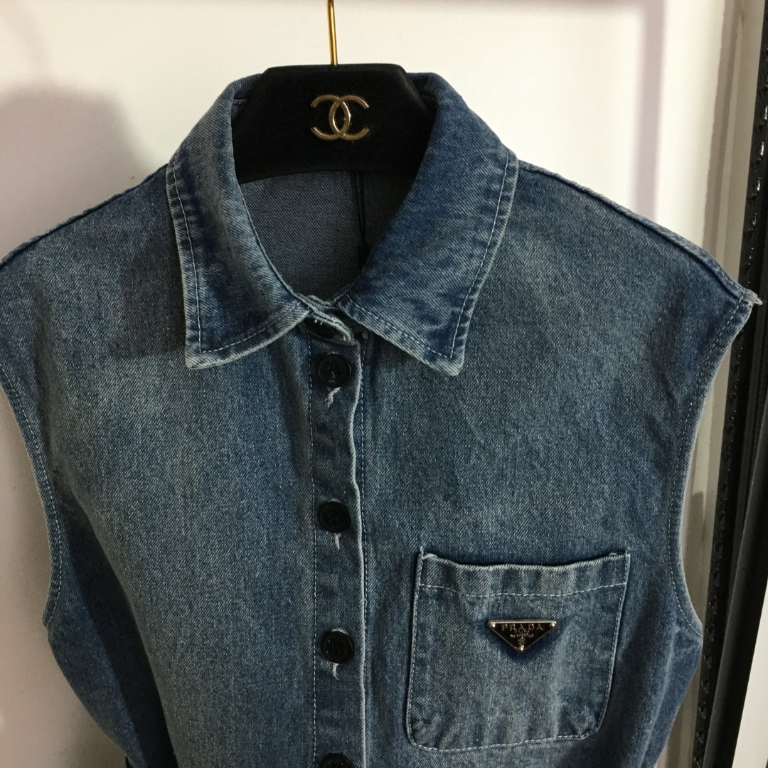 P style denim vest jacket-Luxeon