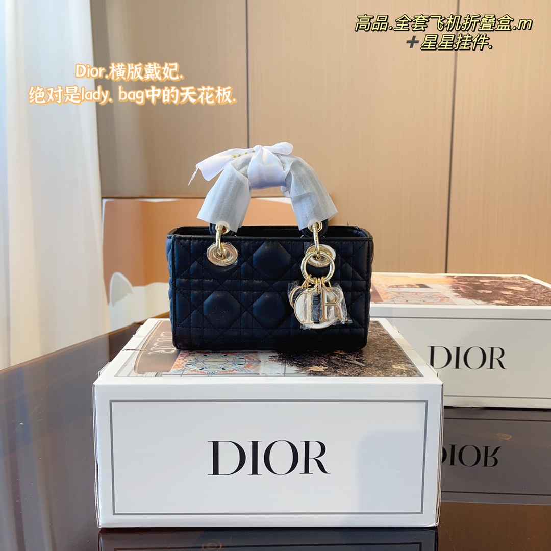 D style Diana Horizontal version sheepskin pattern