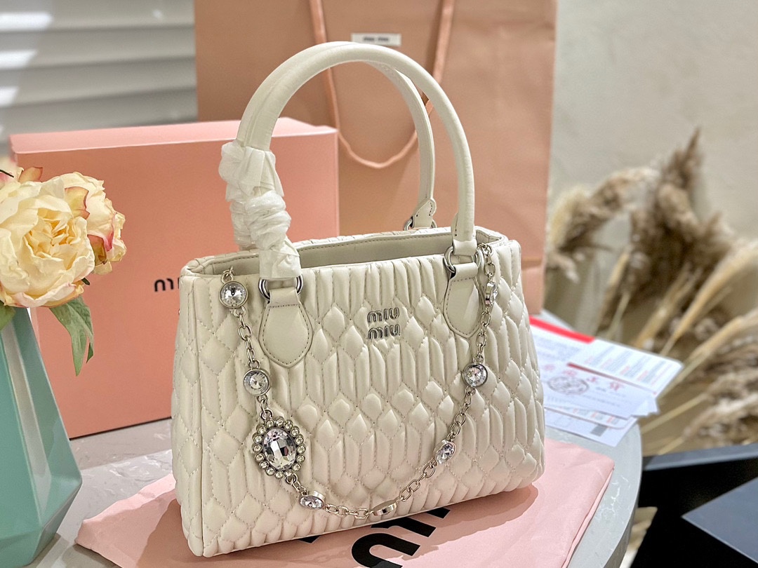 Miumiu new lambskin pleated vegetable basket Tote bag-Luxeon