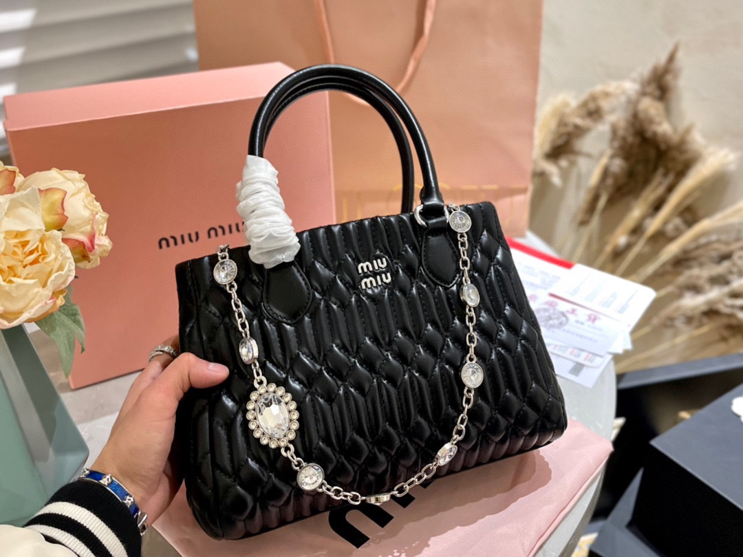 Miumiu new lambskin pleated vegetable basket Tote bag-Luxeon