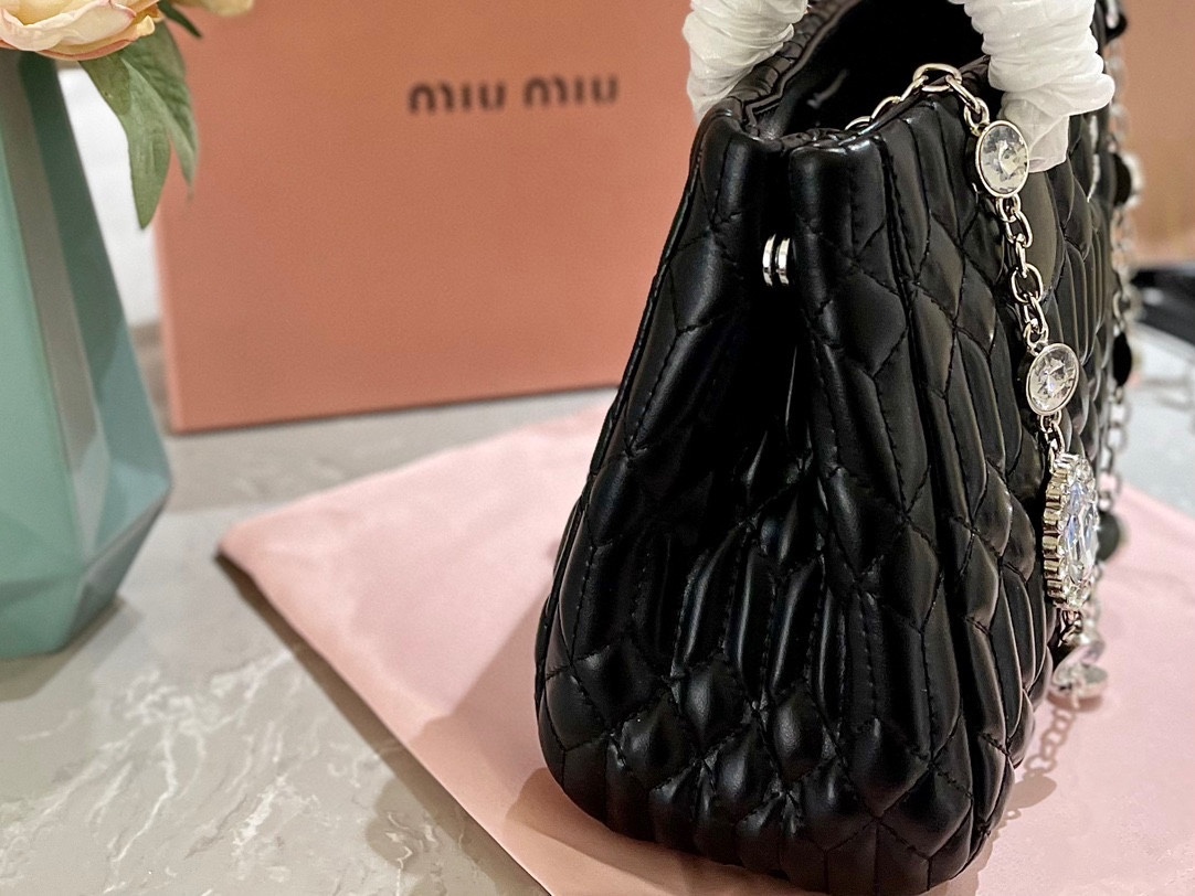 Miumiu new lambskin pleated vegetable basket Tote bag-Luxeon