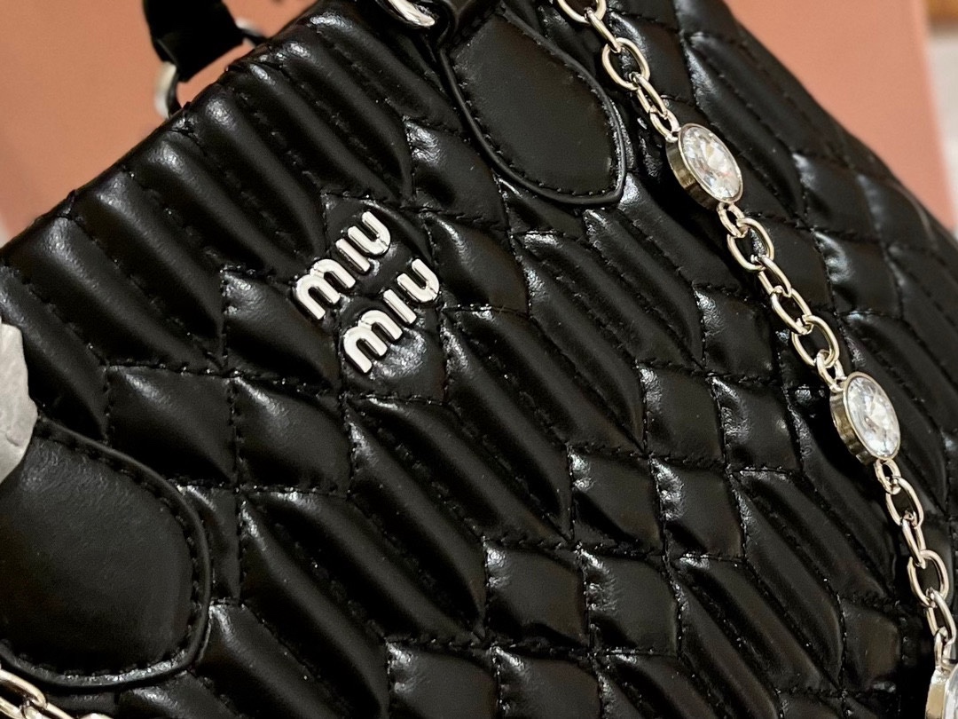 Miumiu new lambskin pleated vegetable basket Tote bag-Luxeon