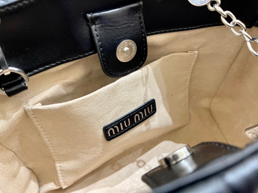 Miumiu new lambskin pleated vegetable basket Tote bag-Luxeon