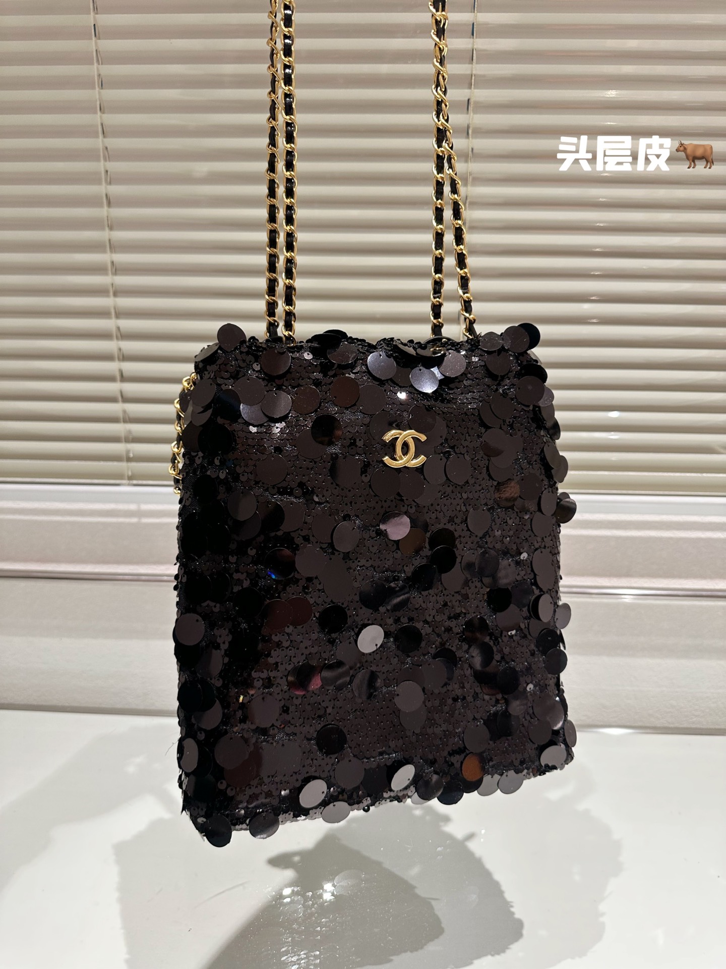 C style Sequined Shoulder Bag-Luxeon