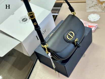 D style bobby underarm bag-Luxeon