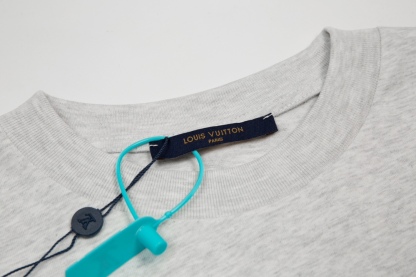 . Graffiti Letter Short Sleeve T-shirt L style-Luxeon