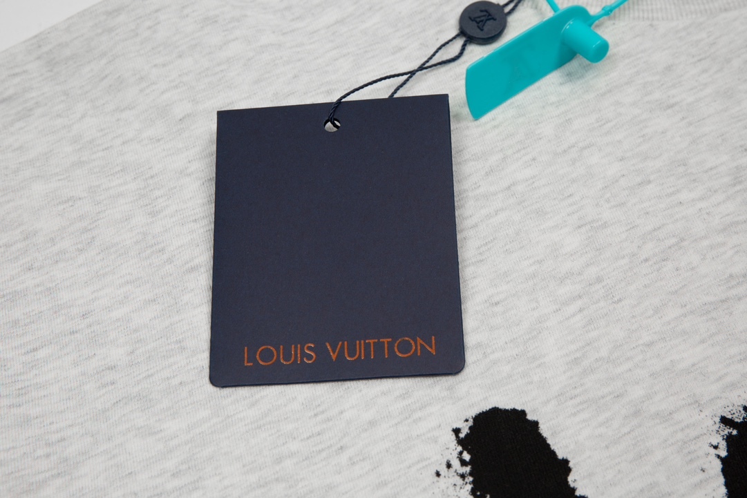 . Graffiti Letter Short Sleeve T-shirt L style-Luxeon