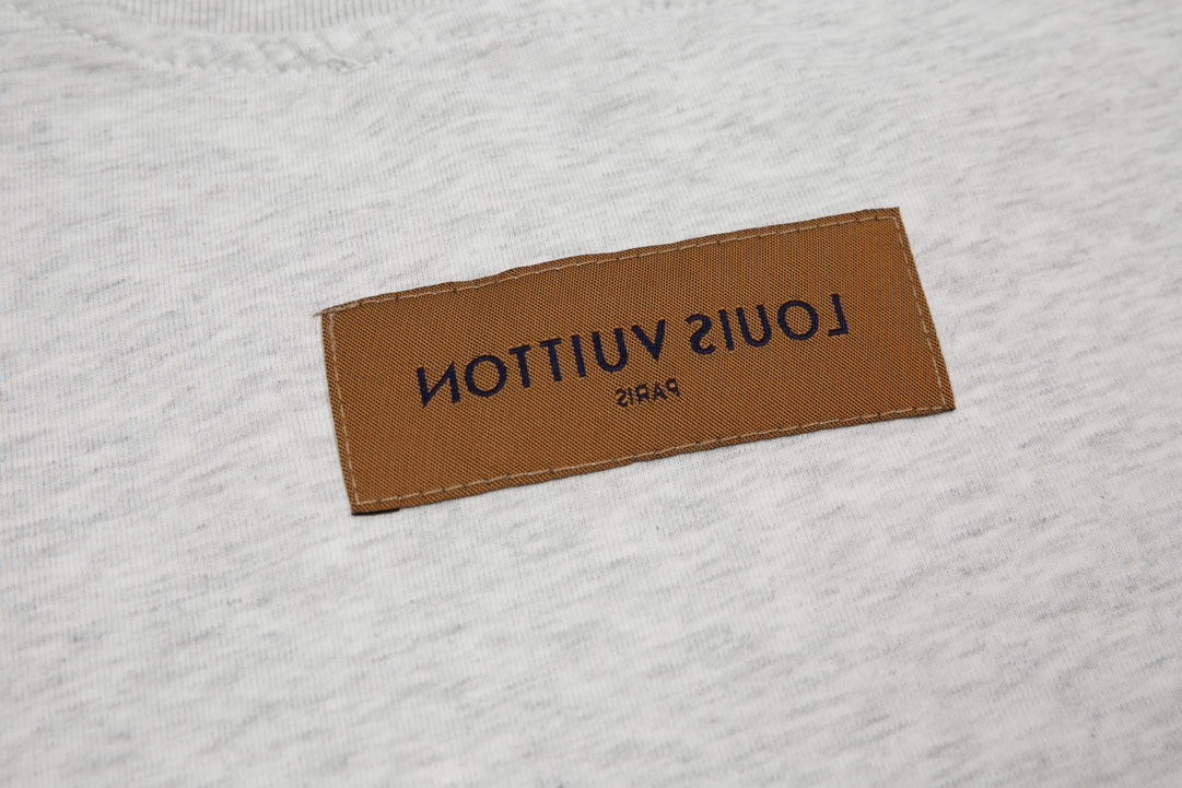 . Graffiti Letter Short Sleeve T-shirt L style-Luxeon