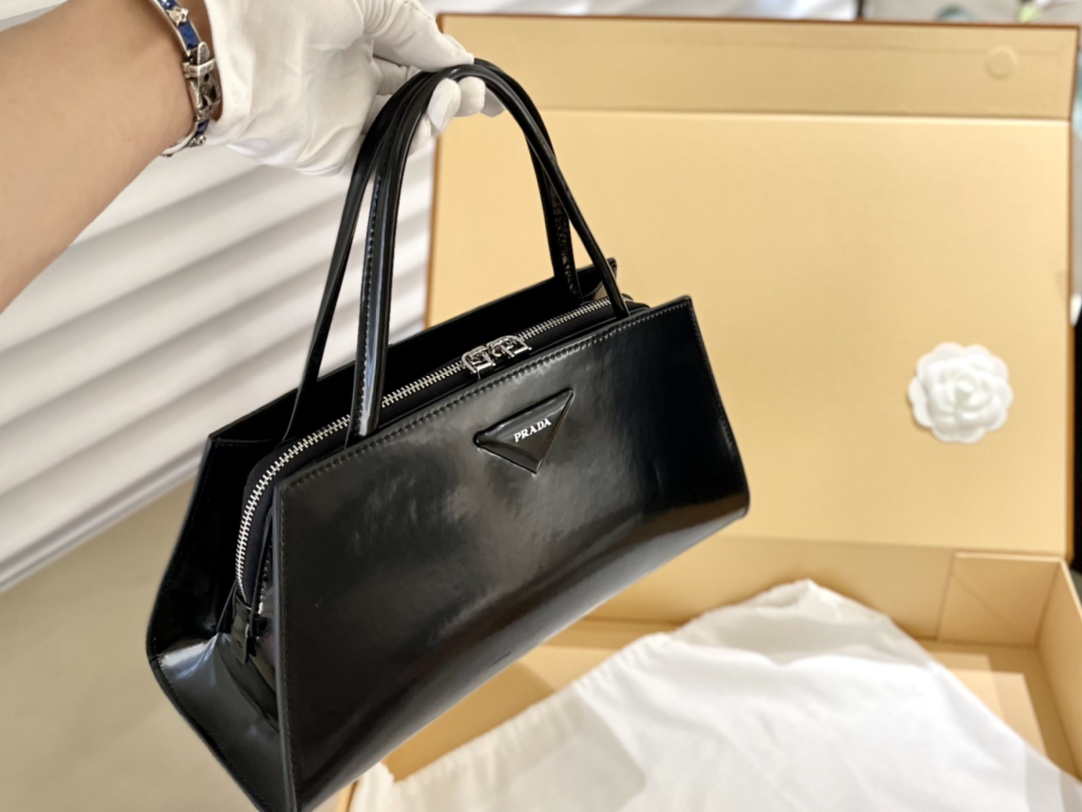 P style handbag-Luxeon