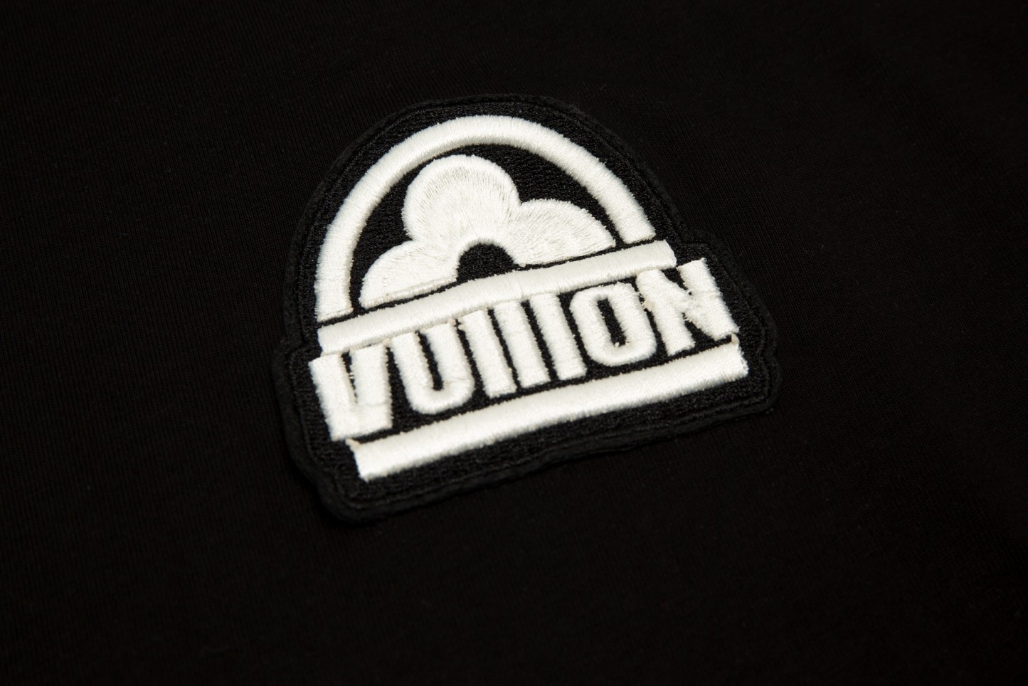 . Snowflake Embroidery Short Sleeve Black/White-Luxeon