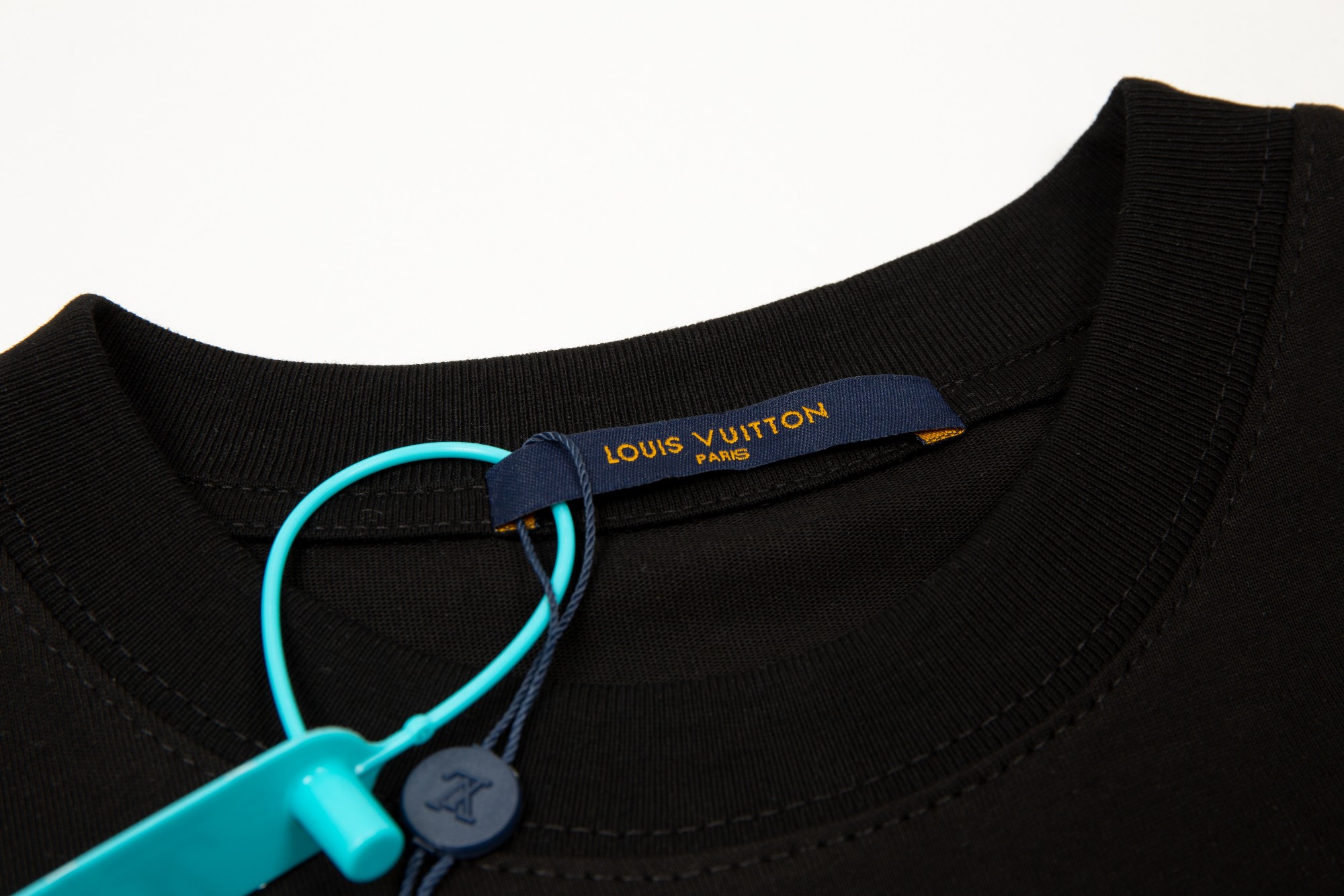 . Snowflake Embroidery Short Sleeve Black/White-Luxeon