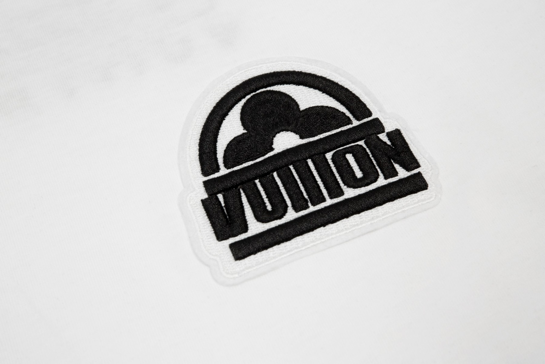 . Snowflake Embroidery Short Sleeve Black/White-Luxeon