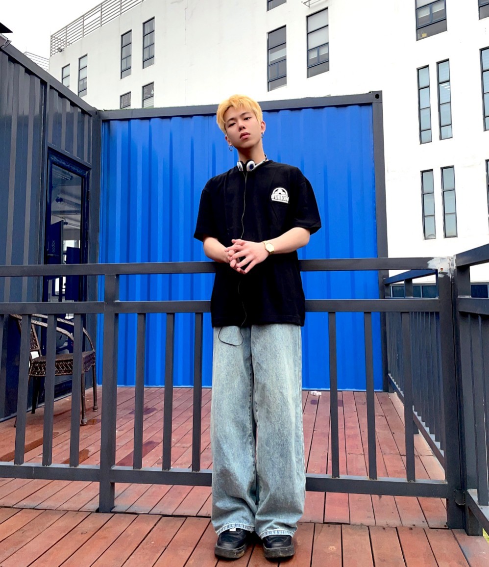 . Snowflake Embroidery Short Sleeve Black/White-Luxeon