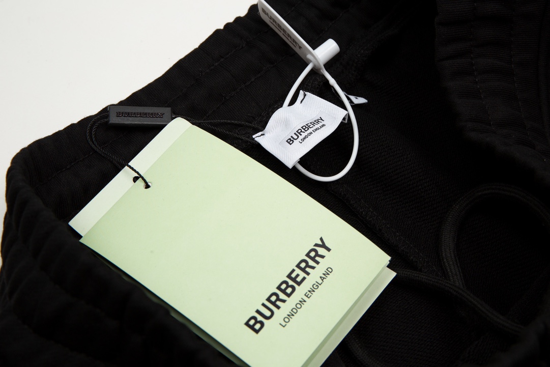 Burberry Warrior Horse Embroidered Shorts Summer-Luxeon