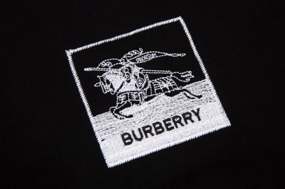 Burberry Warrior Horse Embroidered Shorts Summer-Luxeon