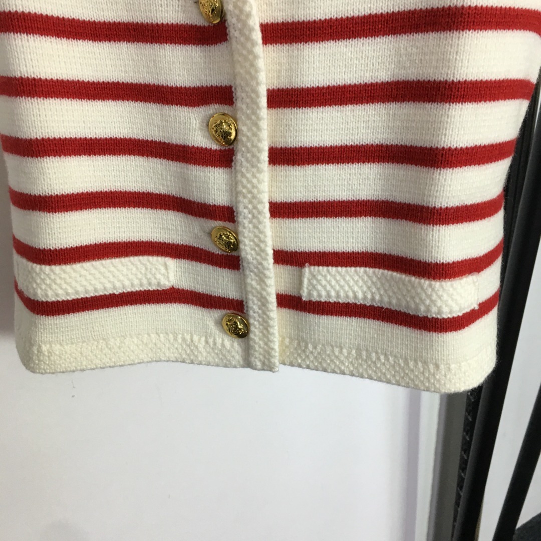 C style contrasting striped wool knitted vest-Luxeon