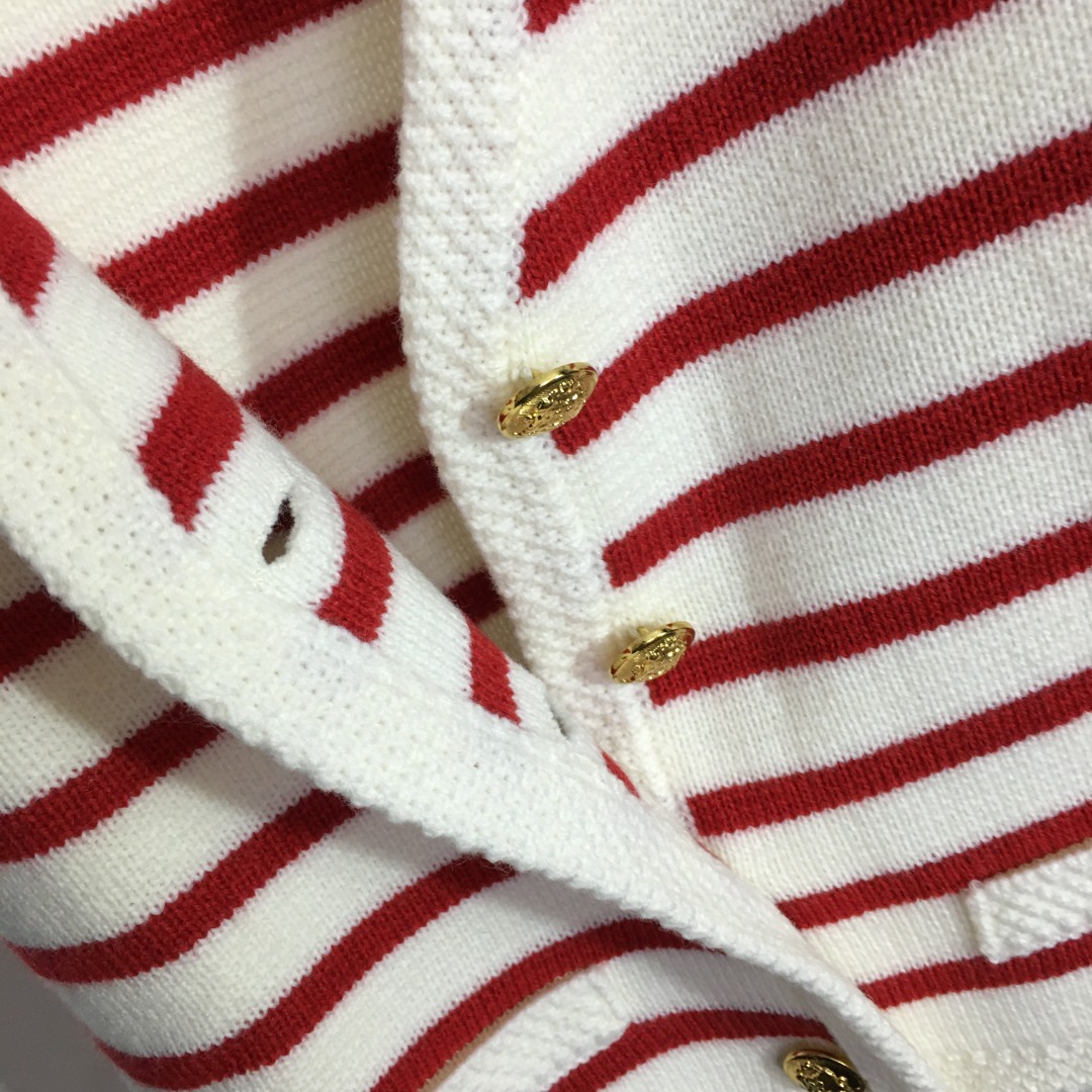 C style contrasting striped wool knitted vest-Luxeon