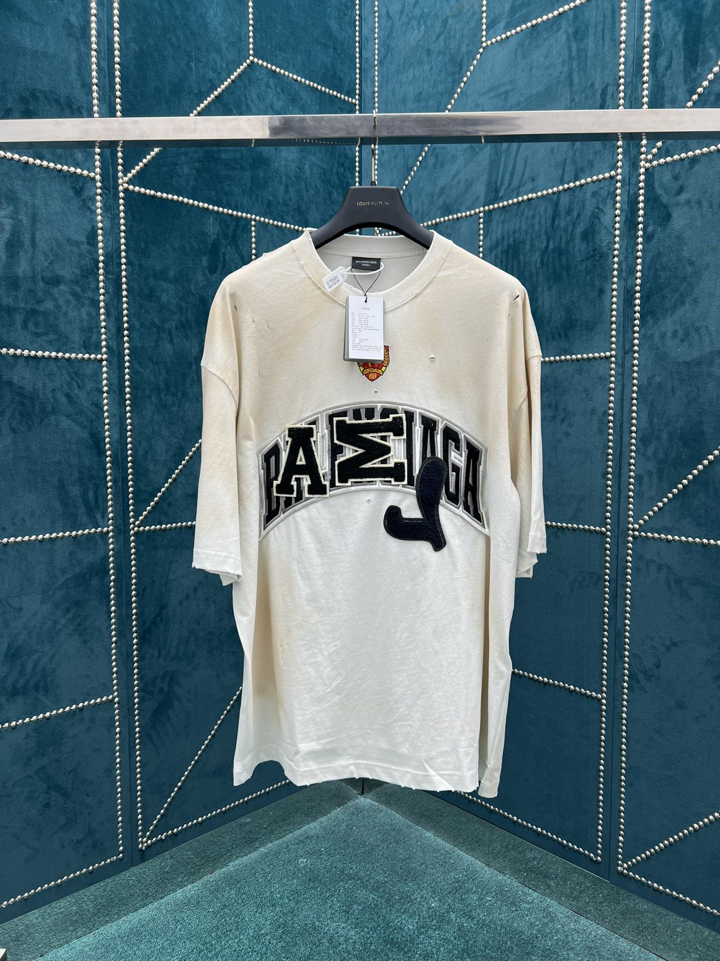 B style New Letter Embroidery Loose T-shirt-Luxeon