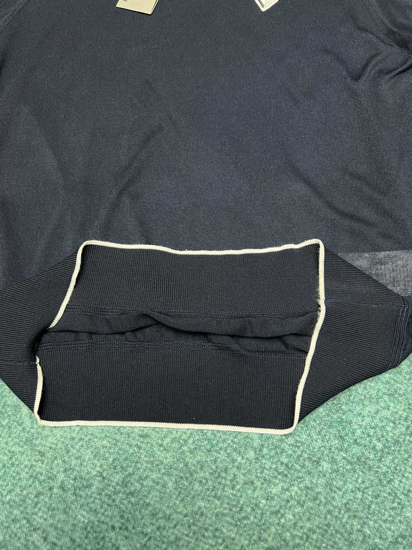 D style New Short Sleeve Round Neck Knit-Luxeon