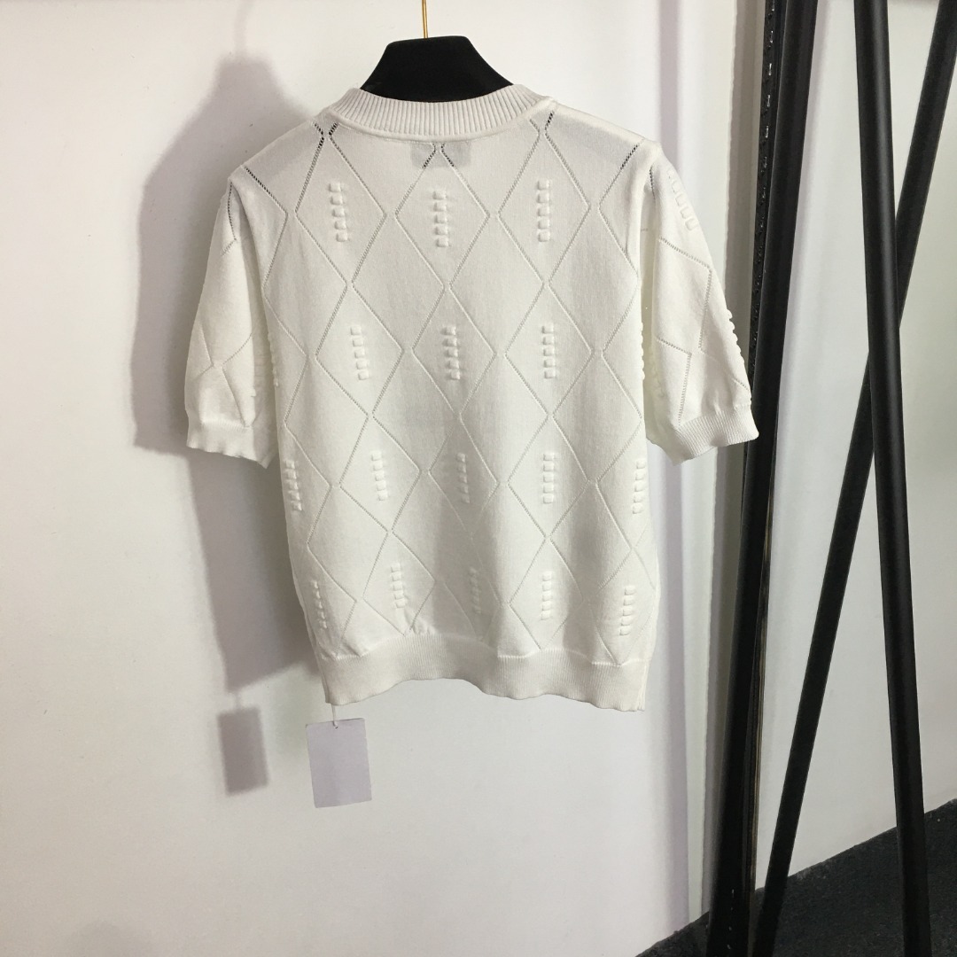 C style embroidered short sleeved knit shirt-Luxeon