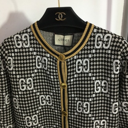 G style plaid long sleeved knitted cardigan-Luxeon