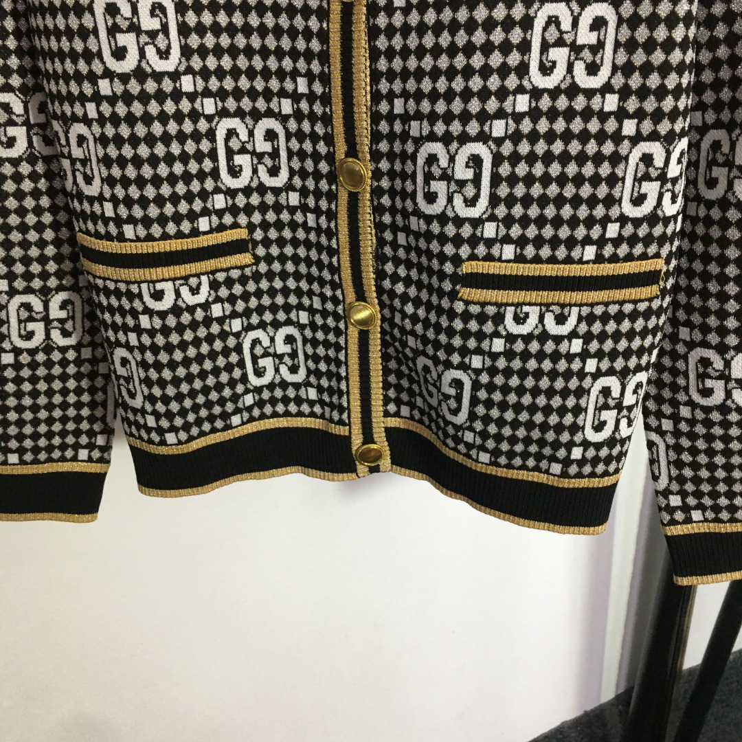 G style plaid long sleeved knitted cardigan-Luxeon