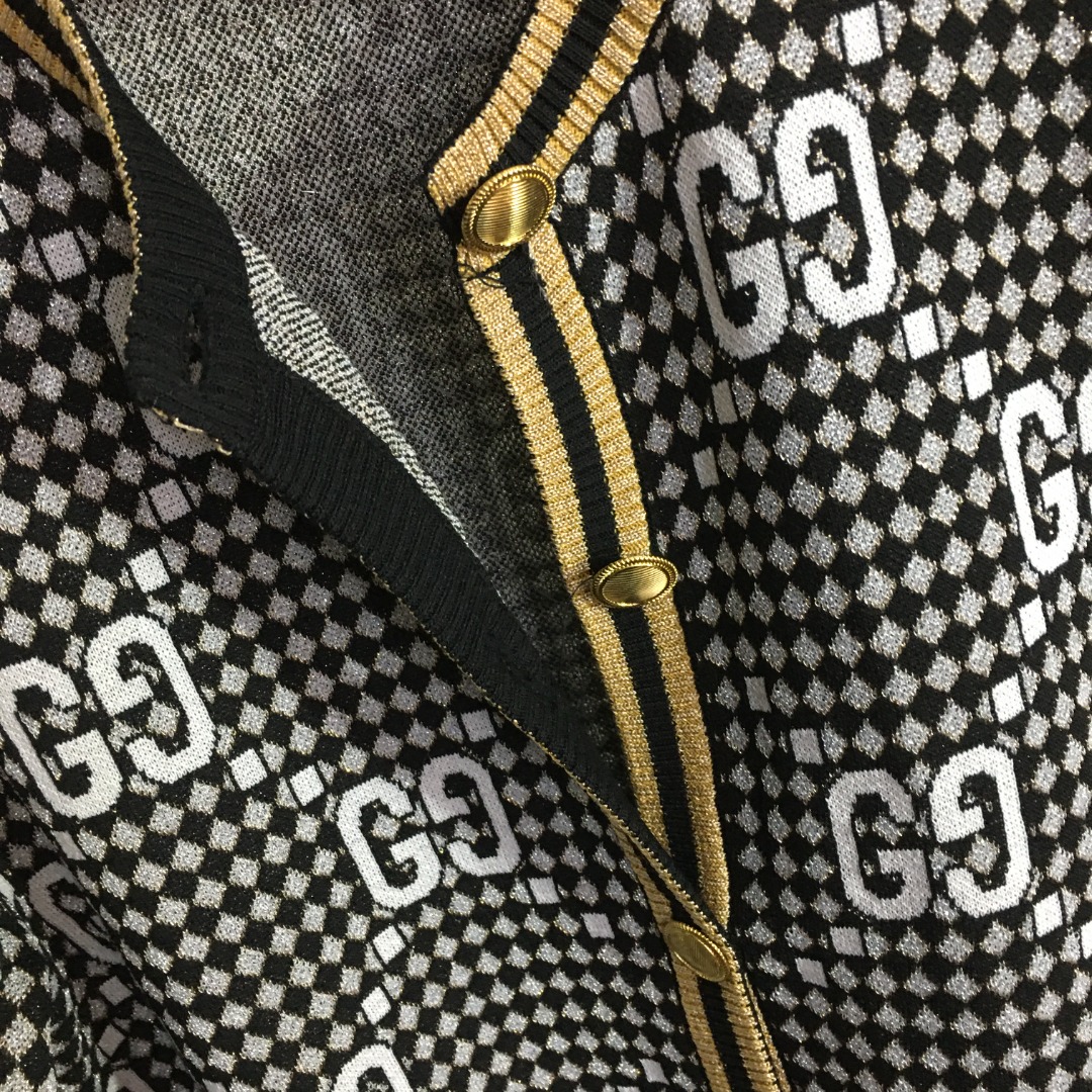 G style plaid long sleeved knitted cardigan-Luxeon