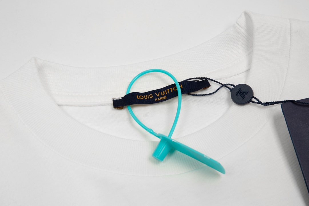 . Co branded Unisex Short Sleeve-Luxeon