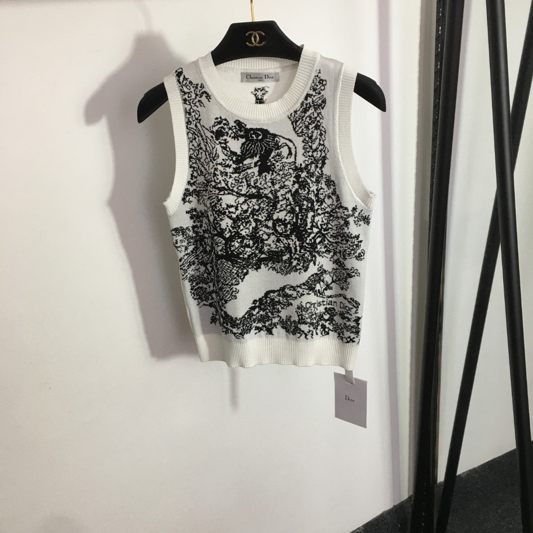 D style Forest Animal Pattern Slim Fit Knitted Tank Top-Luxeon