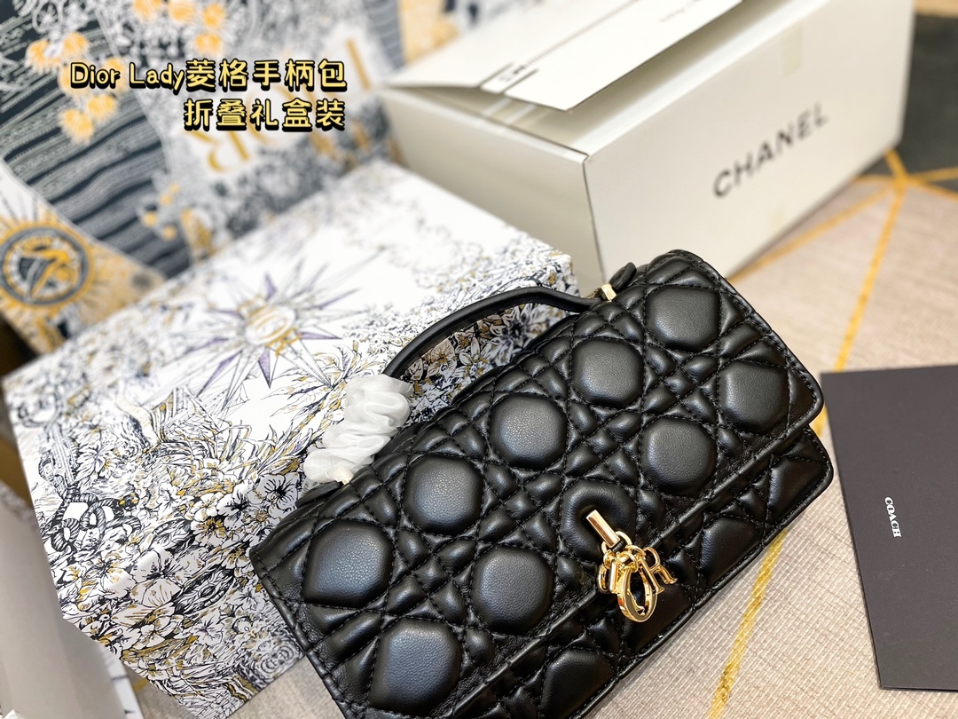 D style Woc chain bag-Luxeon