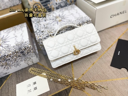 D style Woc chain bag-Luxeon