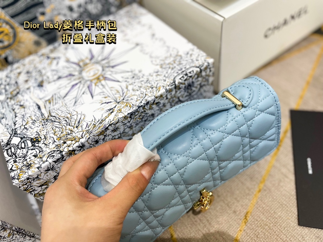 D style Woc chain bag-Luxeon