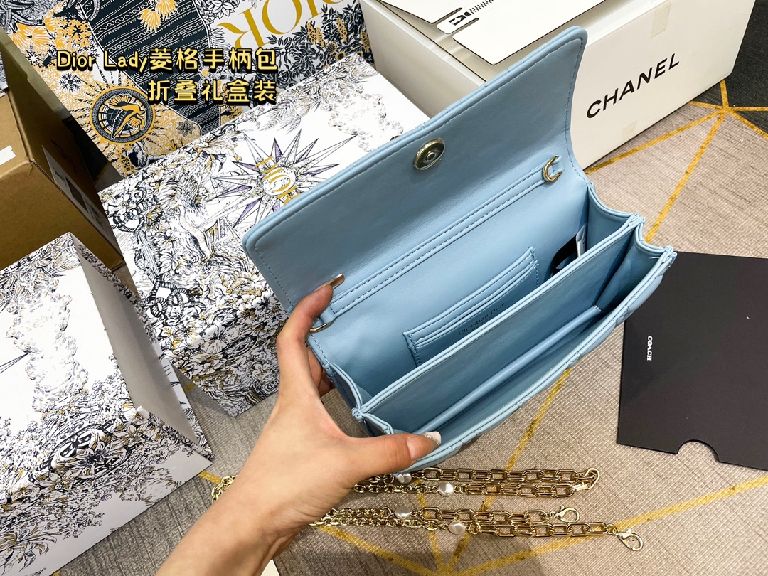 D style Woc chain bag-Luxeon