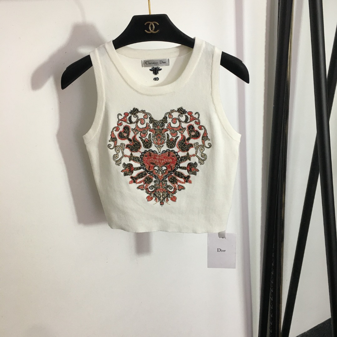 D style Heart Embroidery Slim Fit Knitted Tank Top-Luxeon