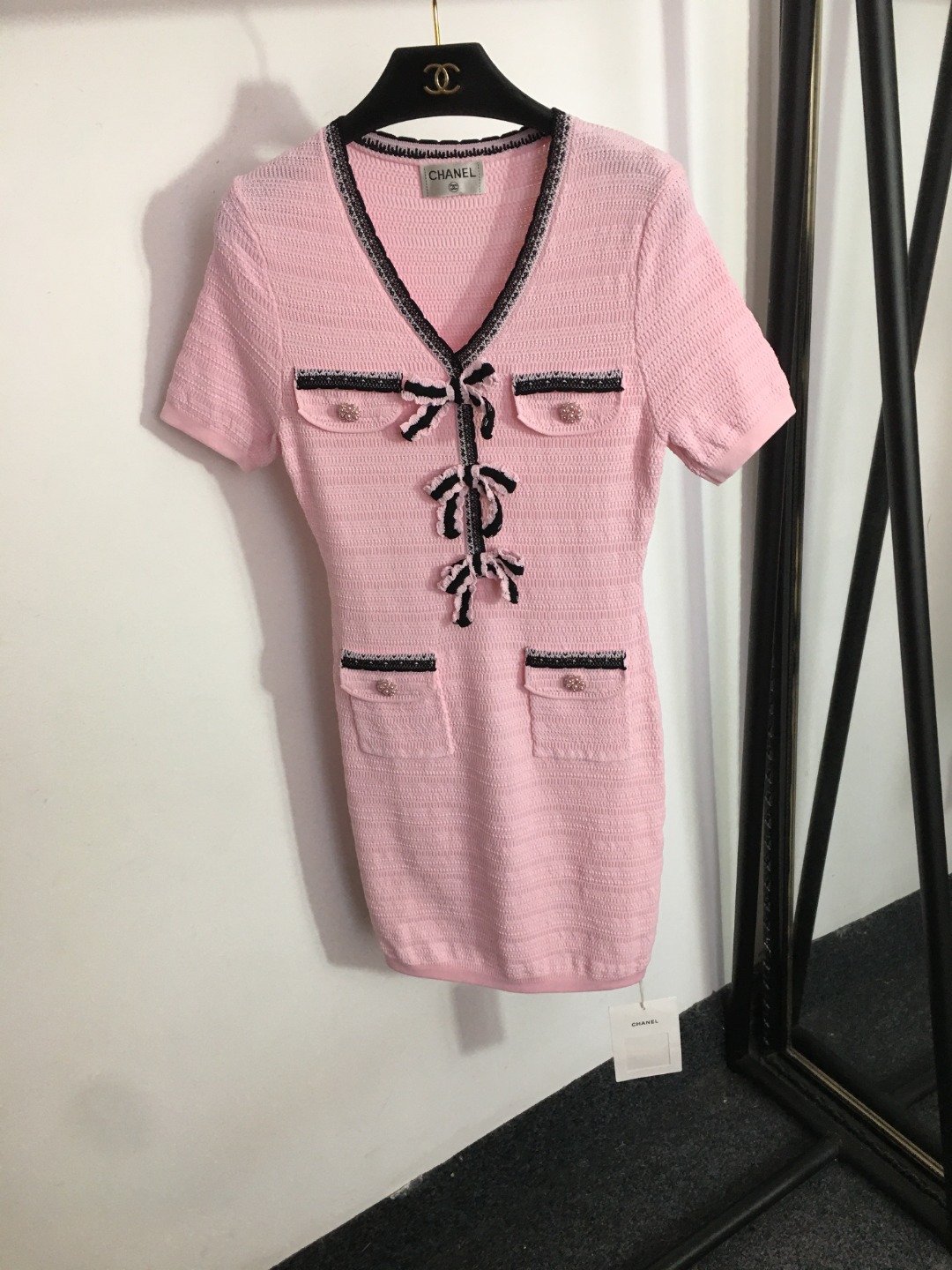 C style V-neck waistband knitted short sleeved dress-Luxeon