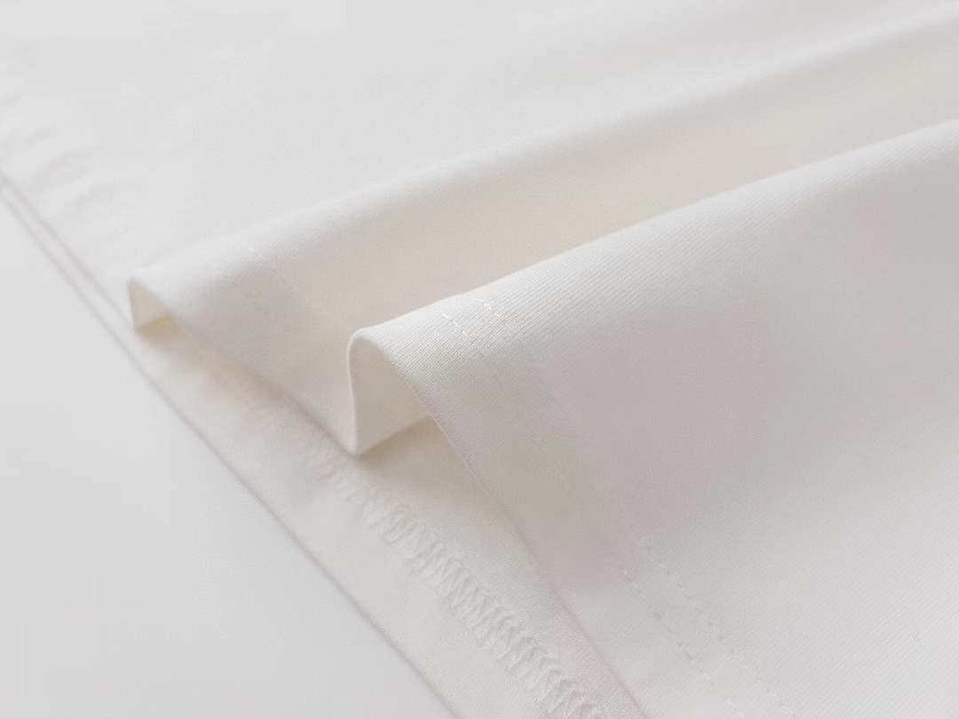 D style Gradient Letter Flower Embroidery Short Sleeve T-shirt-Luxeon