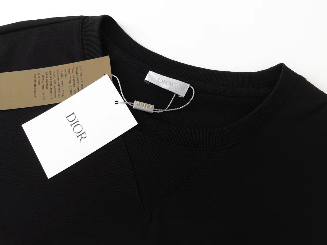 D style Gradient Letter Flower Embroidery Short Sleeve T-shirt-Luxeon