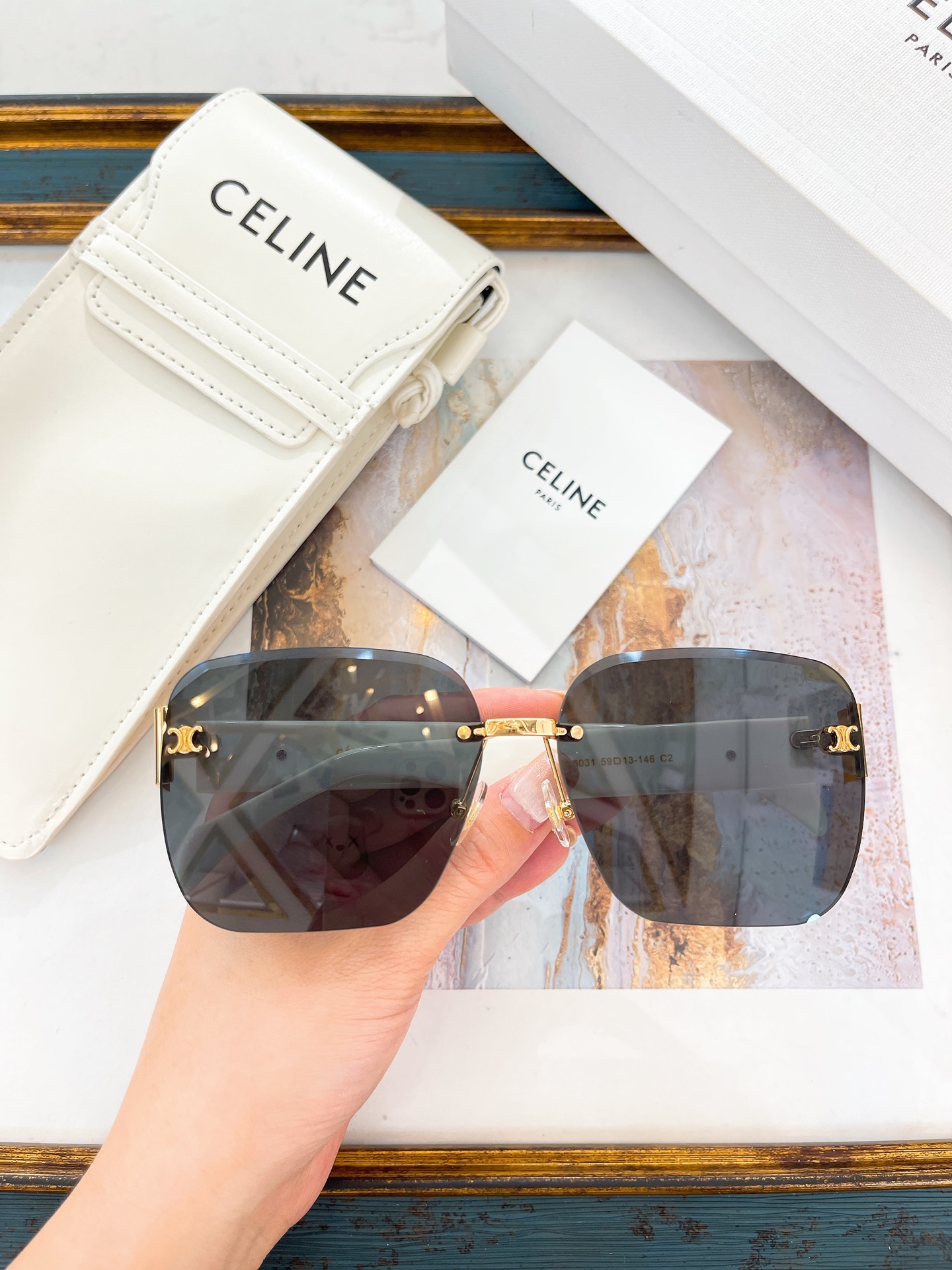 C style fashion frame sunglasses-Luxeon