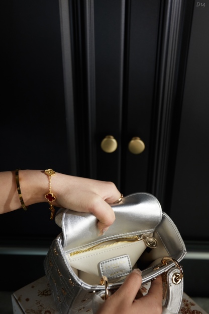 D style Butterfly Diana bag