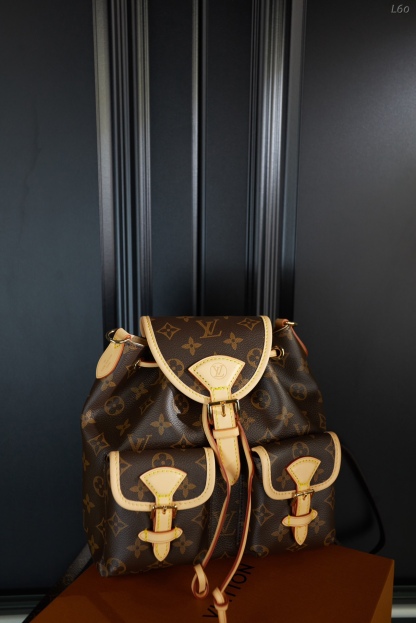 L style Excursion backpack