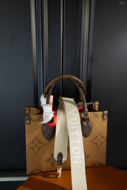 L style Onthego jungle tote bag