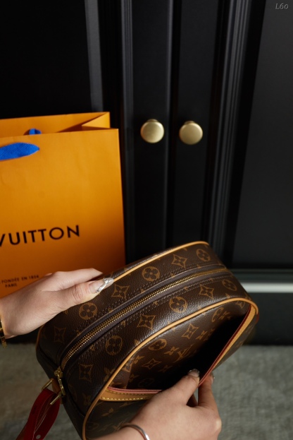 L style Medieval Apple Buns