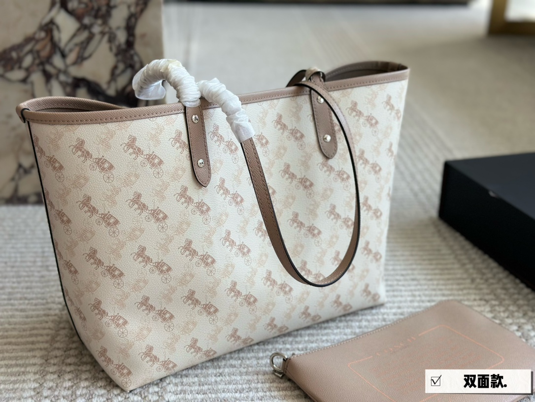 C style city tote bag