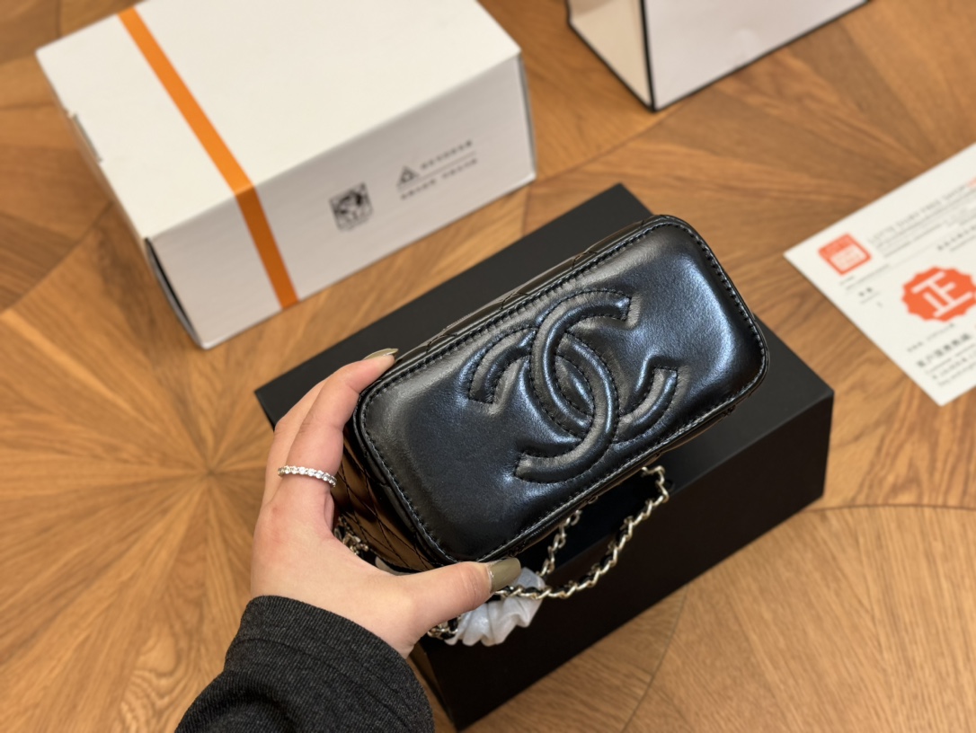 F style Luggage bag/cosmetic case