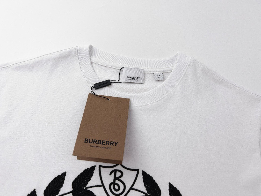 B Style embroidered t-shirt loose fit t-shirt